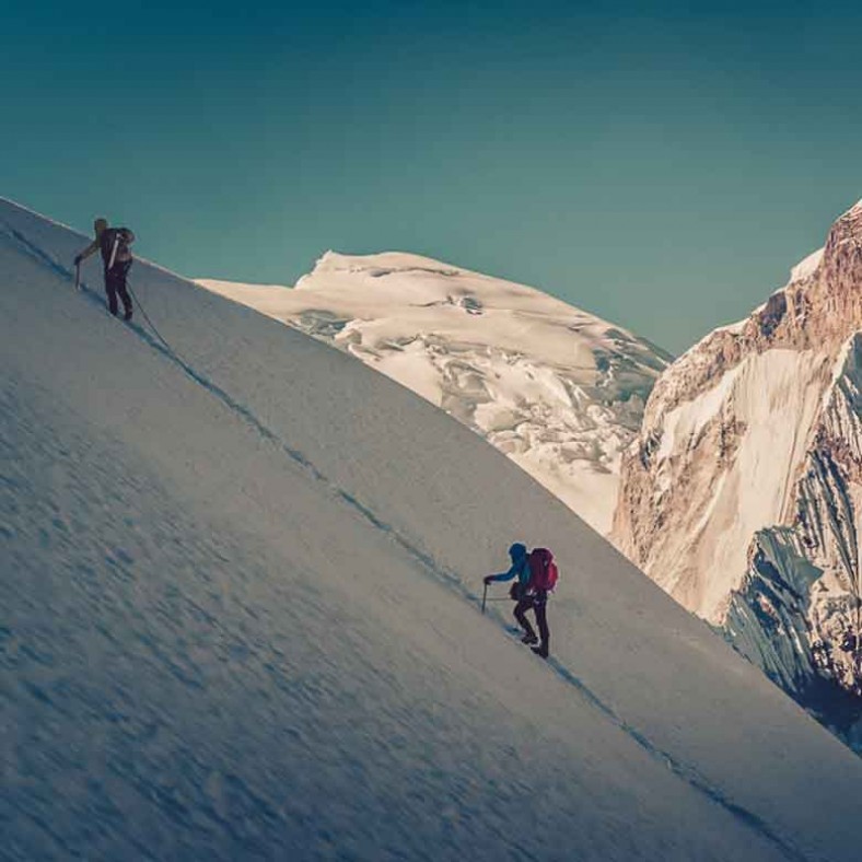 La mujer y la montaña